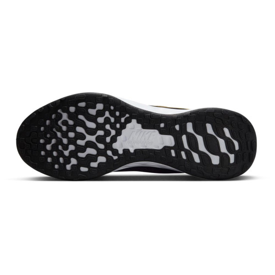 Nike Revolution 6